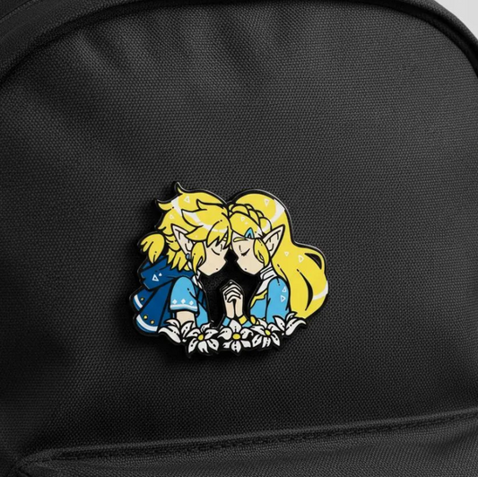 LoZ Enamel Pin – Link & Zelda Love Pin | Anime Game Collectible Badge